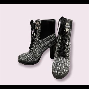 8.5 Boots